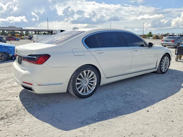 2020 BMW 740