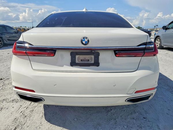 2020 BMW 740