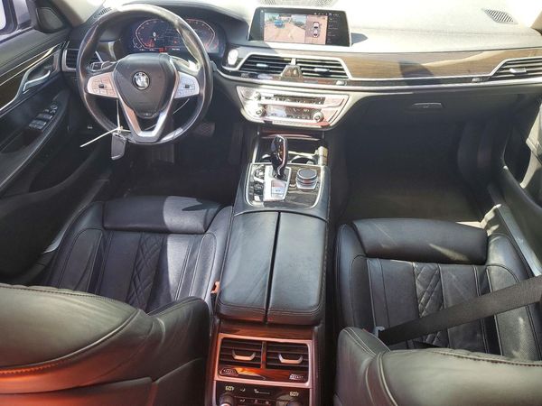 2020 BMW 740