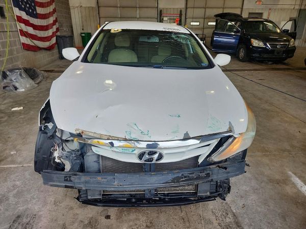2013 HYUNDAI SONATA GLS/ GLS Popular