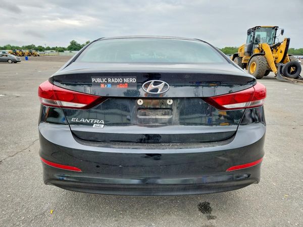 2018 HYUNDAI ELANTRA SE
