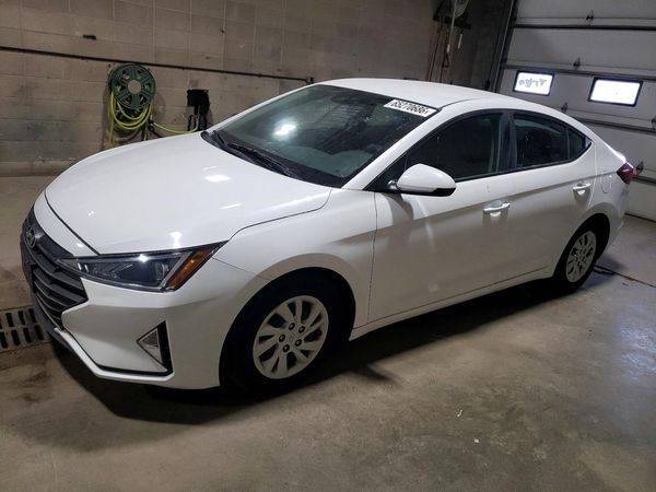 2019 HYUNDAI ELANTRA SE — Front 3/4