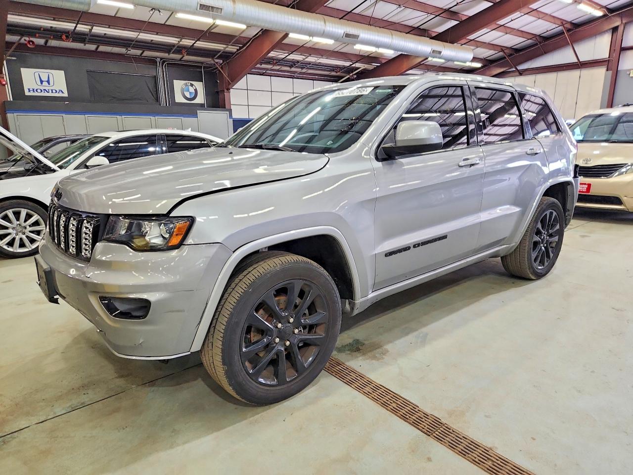 2020 JEEP GRAND CHEROKEE LAREDO 4X4