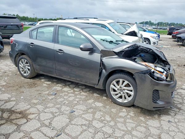 2013 MAZDA 3 Touring/GS — Passenger 3/4
