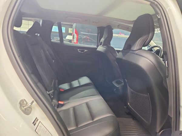 2025 VOLVO V60 CROSS COUNTRY Plus