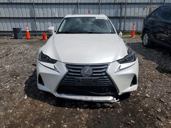 2018 LEXUS IS