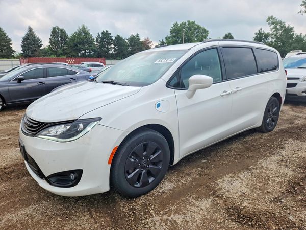 2019 CHRYSLER PACIFICA Touring Plus