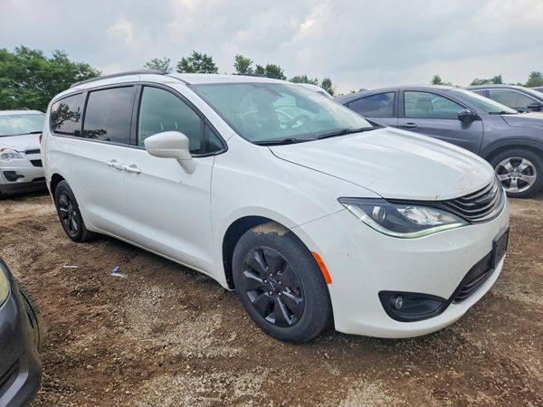 2019 CHRYSLER PACIFICA Touring Plus