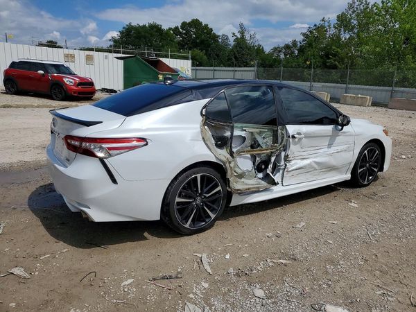 2020 TOYOTA CAMRY XSE