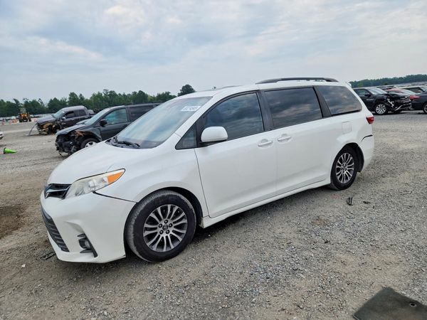 2019 TOYOTA SIENNA