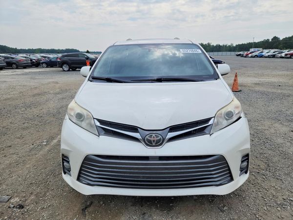 2019 TOYOTA SIENNA