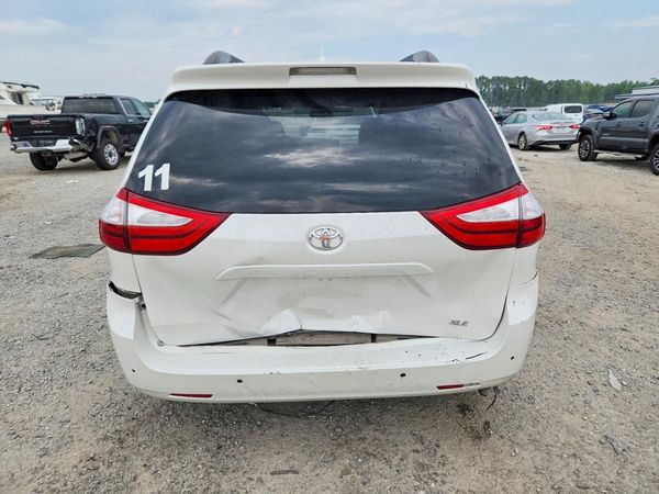 2019 TOYOTA SIENNA