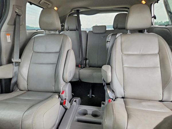 2019 TOYOTA SIENNA