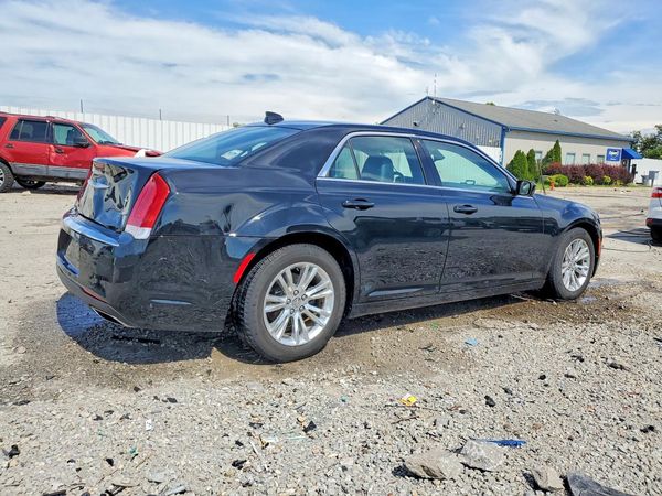 2019 CHRYSLER 300