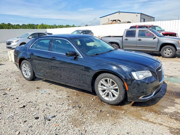 2019 CHRYSLER 300