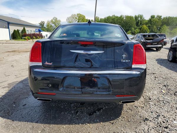2019 CHRYSLER 300