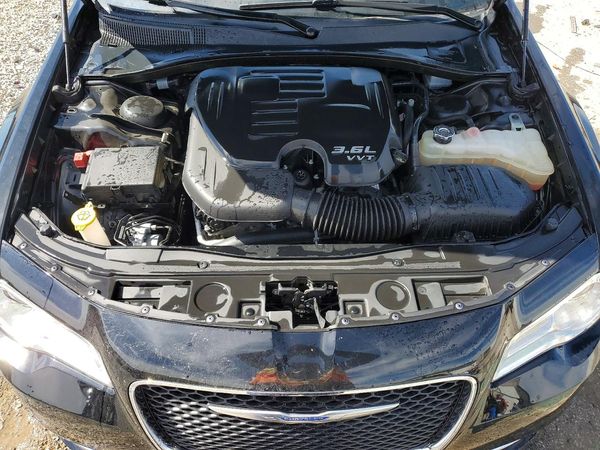 2019 CHRYSLER 300