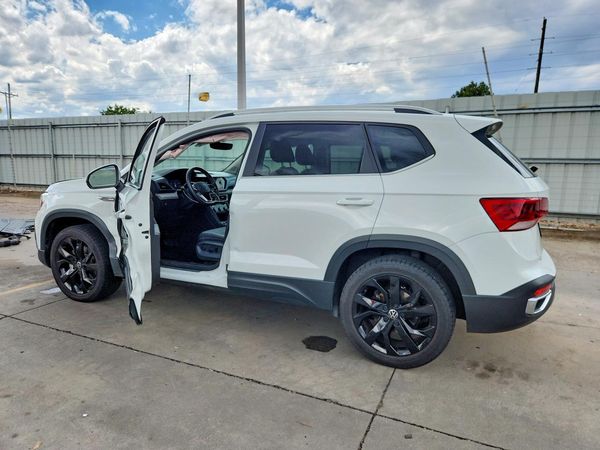 2022 VOLKSWAGEN TAOS