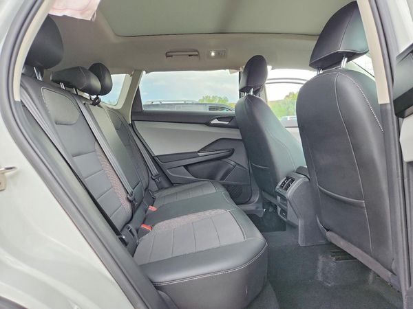 2022 VOLKSWAGEN TAOS