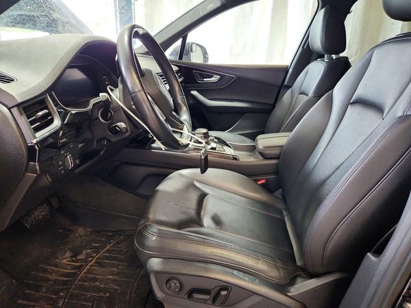 2017 AUDI Q7 quattro Premium Plus