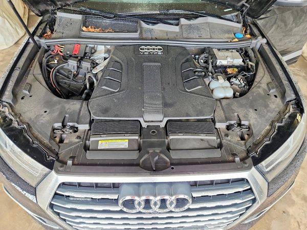 2017 AUDI Q7 quattro Premium Plus