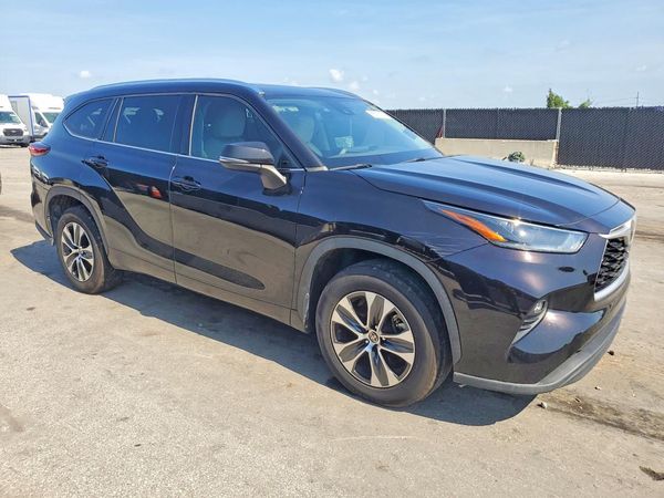 2021 TOYOTA HIGHLANDER XLE