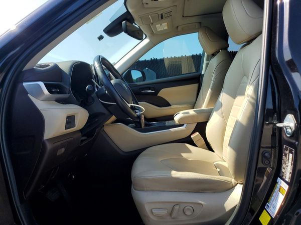 2021 TOYOTA HIGHLANDER XLE