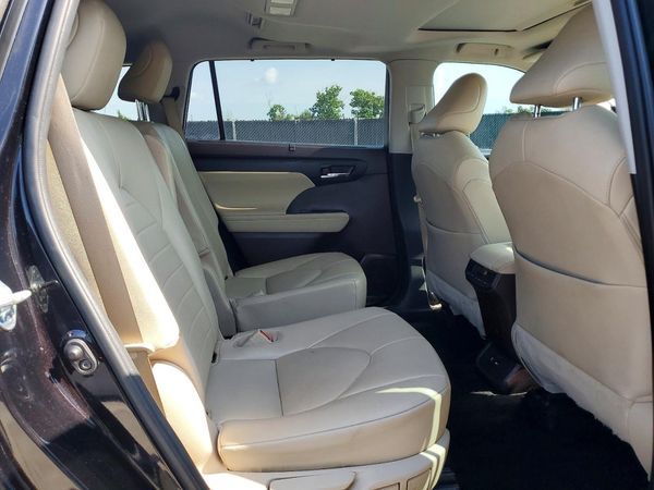 2021 TOYOTA HIGHLANDER XLE
