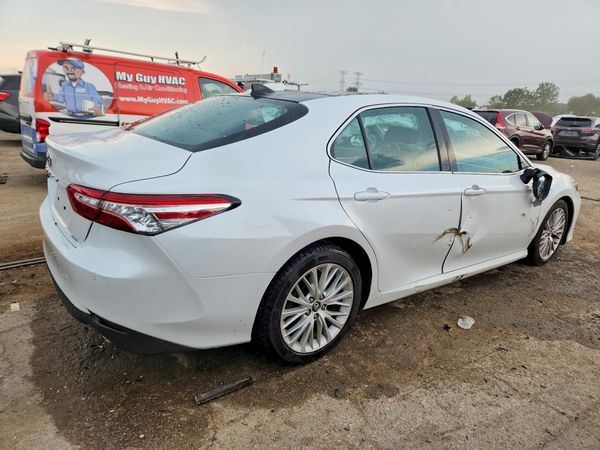 2018 TOYOTA CAMRY
