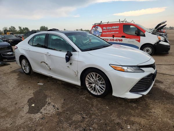 2018 TOYOTA CAMRY