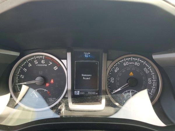 2022 TOYOTA TACOMA SR5