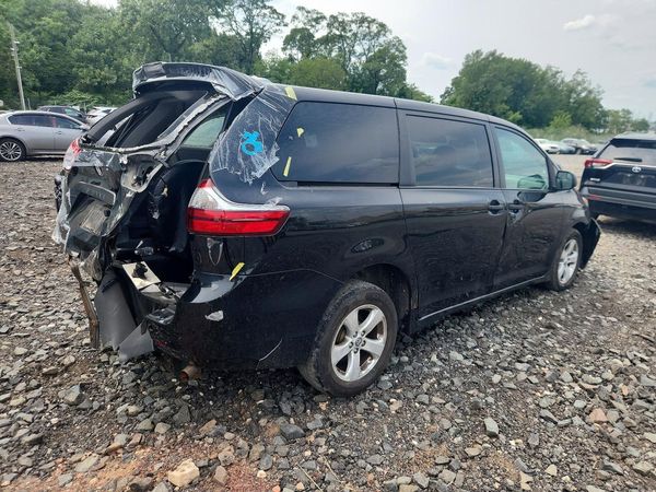 2020 TOYOTA SIENNA D grade