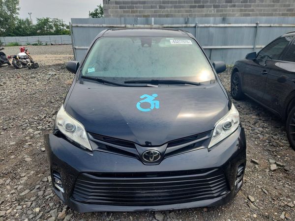 2020 TOYOTA SIENNA D grade