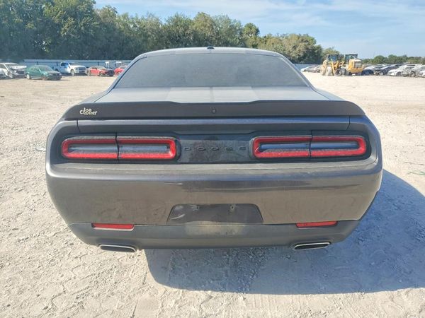 2022 DODGE CHALLENGER SXT