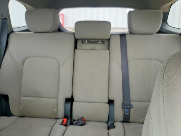 2018 HYUNDAI SANTA FE SE Base