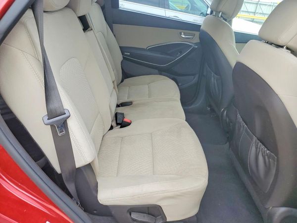 2018 HYUNDAI SANTA FE SE Base