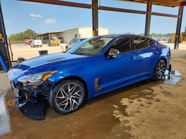 2022 KIA STINGER