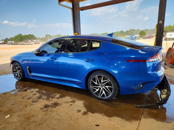 2022 KIA STINGER