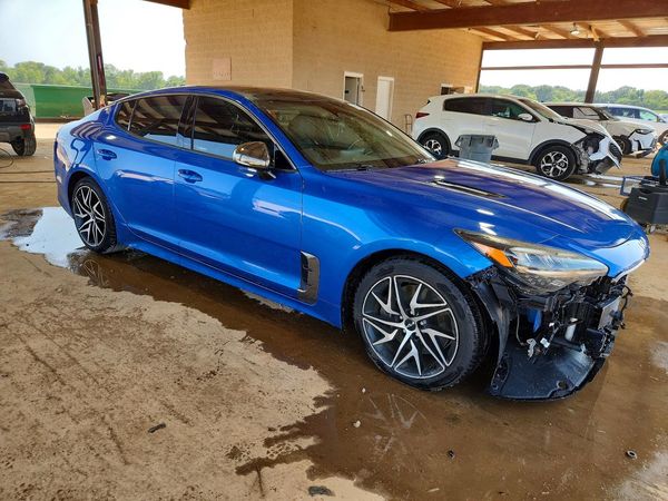 2022 KIA STINGER
