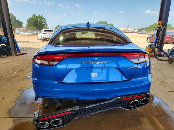 2022 KIA STINGER