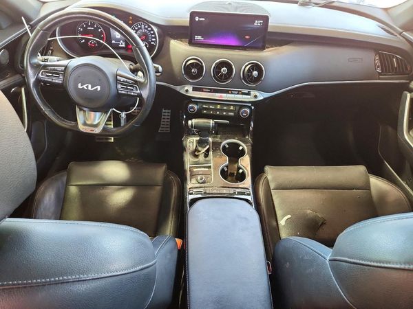 2022 KIA STINGER