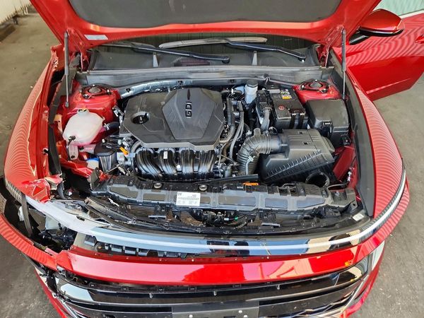 2025 HYUNDAI SONATA SEL — Engine bay