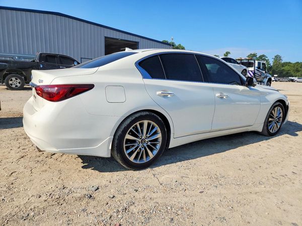 2021 INFINITI Q50 LUXE
