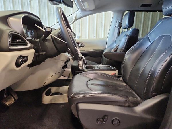 2022 CHRYSLER PACIFICA