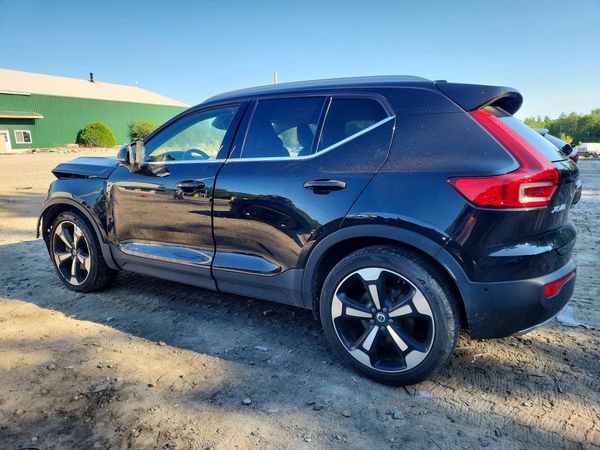 2019 VOLVO XC40 Inscription