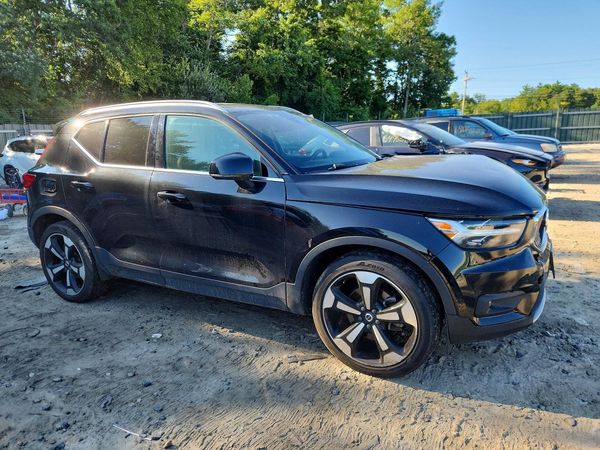 2019 VOLVO XC40 Inscription