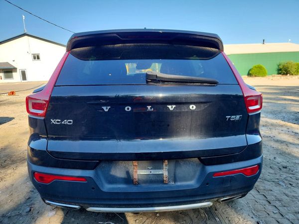 2019 VOLVO XC40 Inscription