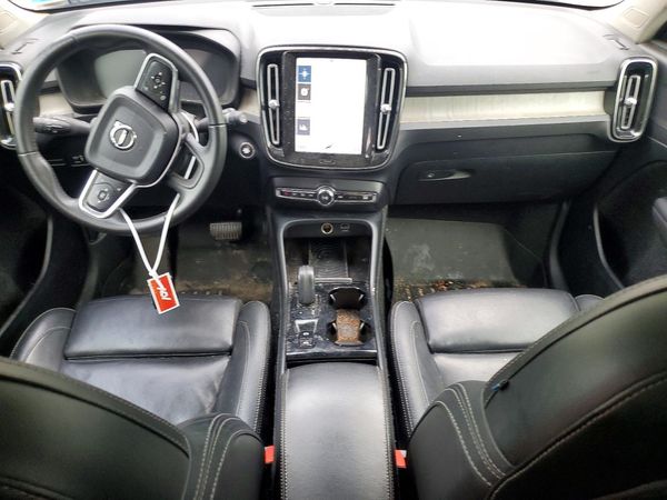 2019 VOLVO XC40 Inscription
