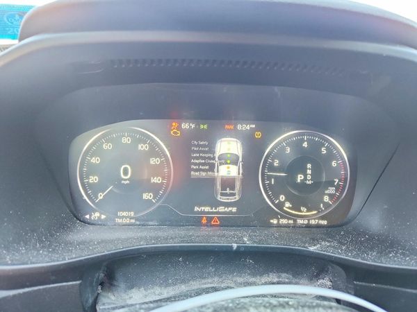 2019 VOLVO XC40 Inscription