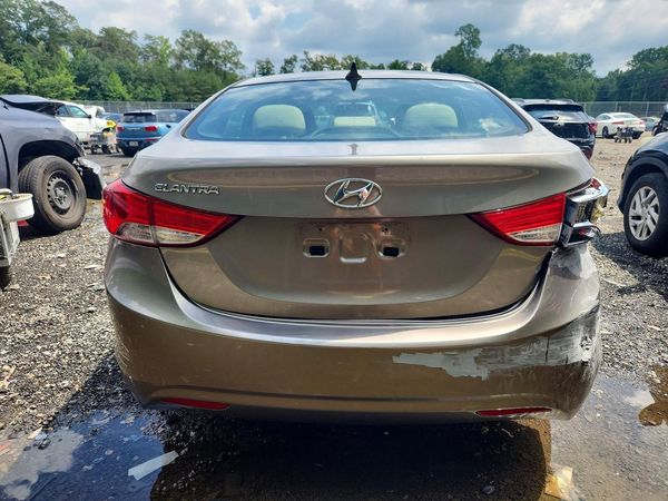 2013 HYUNDAI ELANTRA
